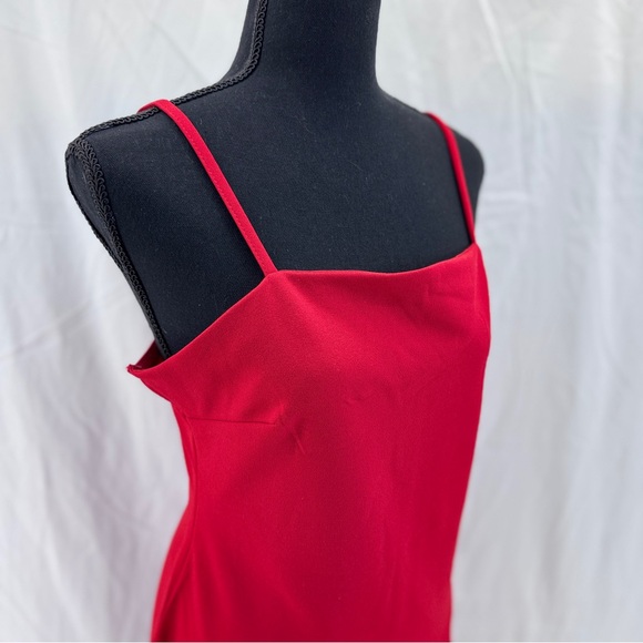 Almost Famous Red Dress Size Large Bodycon Asymmetrical Hem Ruffle NWT Valentine - Picture 5 of 16